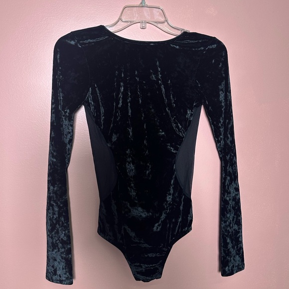 Dress The Population NWOT Black Velvet Mesh Long Sleeve Bodysuit - Picture 9 of 9